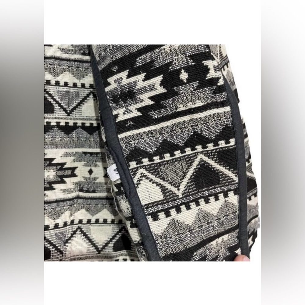Crazy Cowgirl Women's Aztec Southwestern Print Knit Crop Jacket Boho Size M - Picture 3 of 4